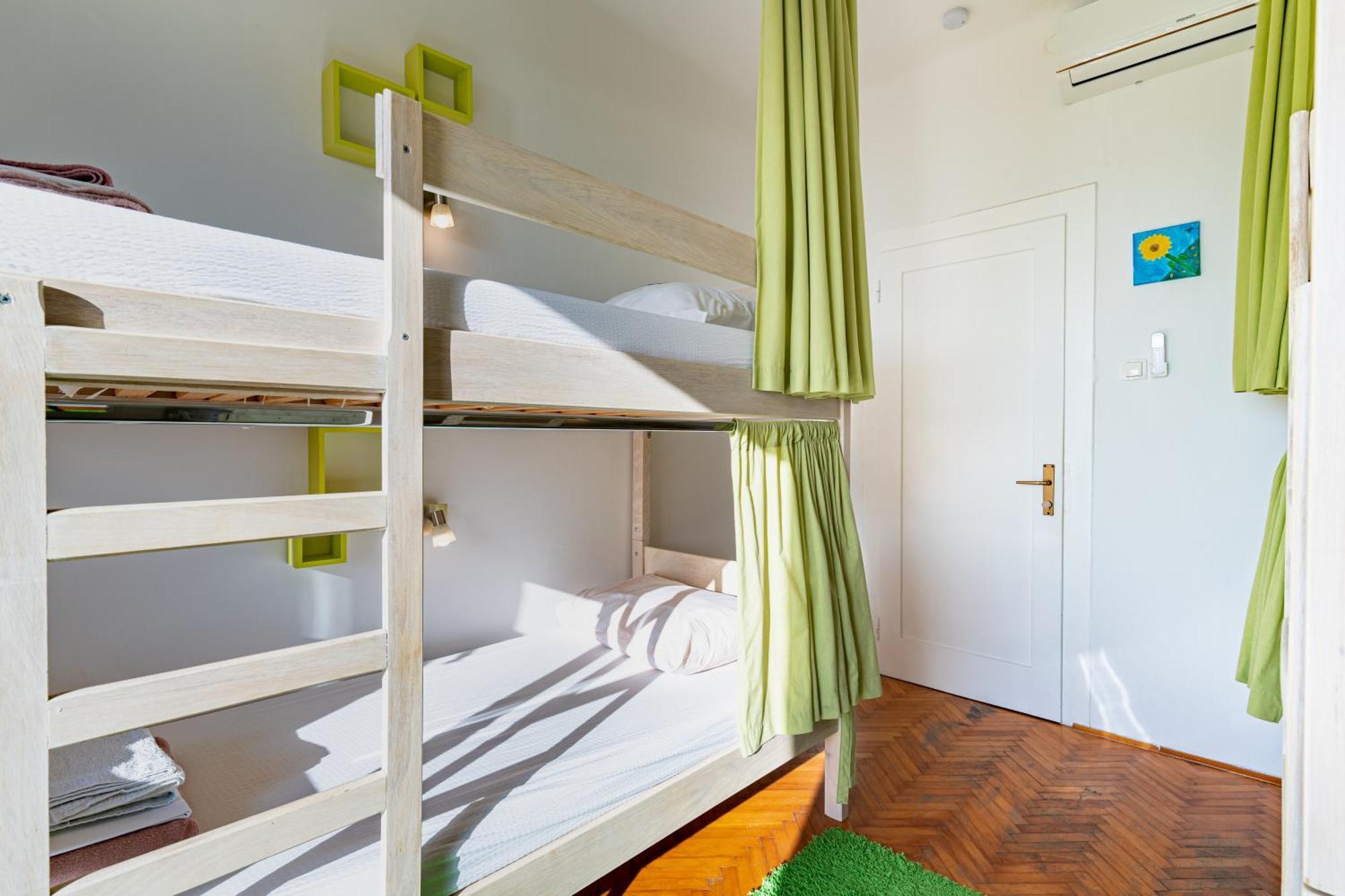 Hostel Casa La Cha Новалья Экстерьер фото
